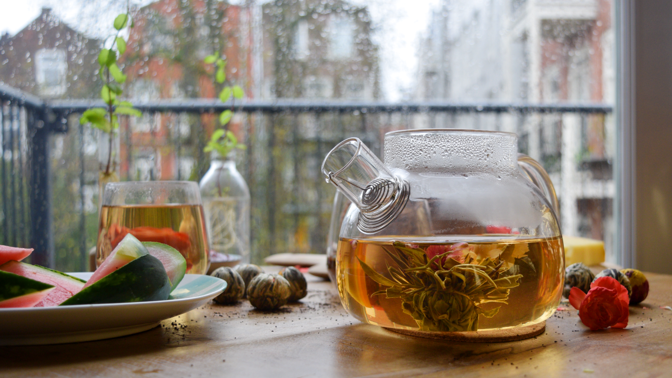 De 4 redenen waarom jij moet kiezen voor een doorzichtige theepot bij Blooming Tea Flowers